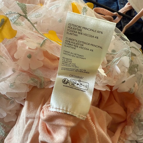 By Anthropologie Blossom Bubble Tank Top - Picture 6 of 10